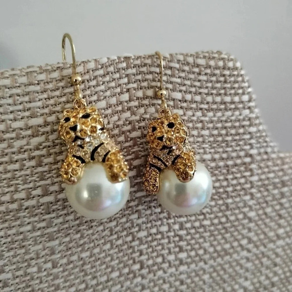 JTV Gold tone Dangle Multicolored Rhinestones Faux Pearl - Picture 11 of 11